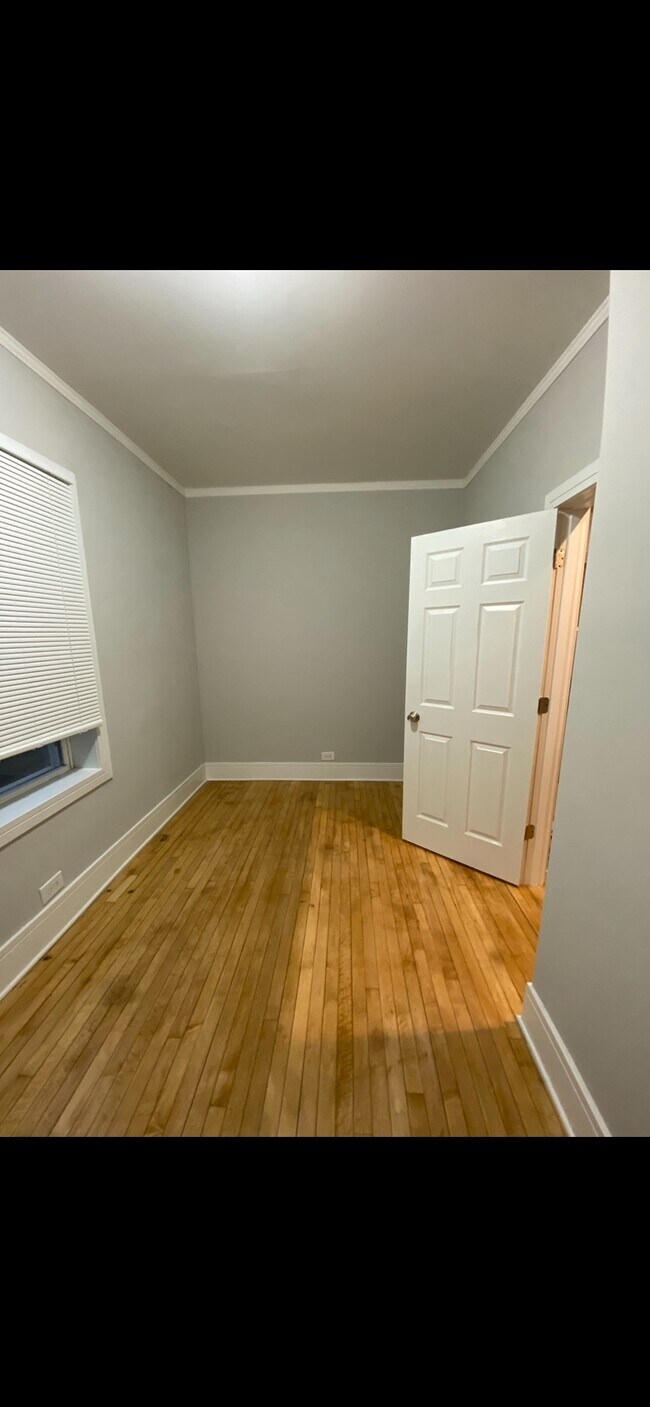 Building Photo - 4931 S Wolcott Ave