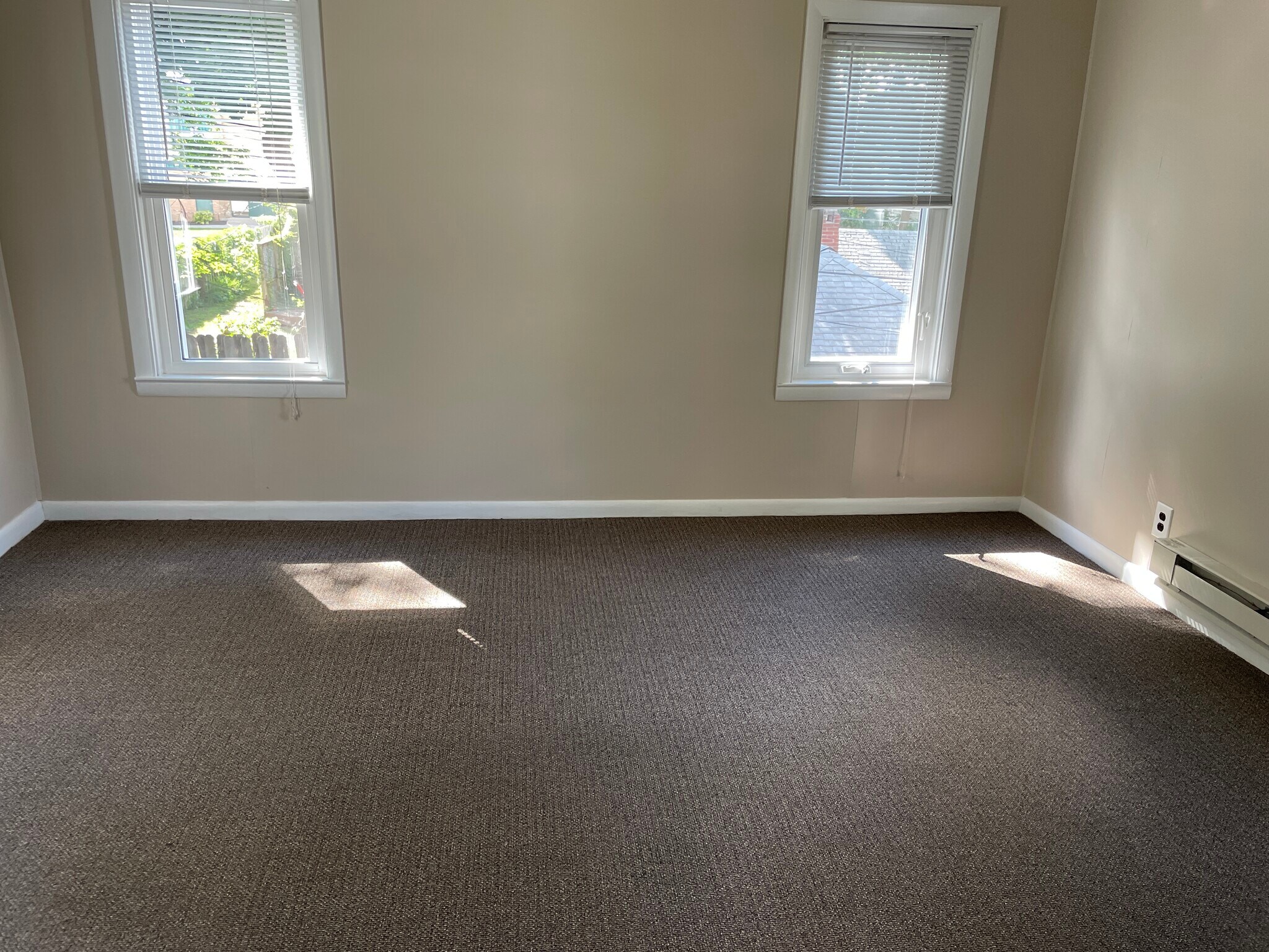 Back bedroom - 210 S Fancher Ave