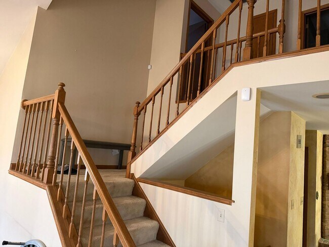 Building Photo - 229 Shea Dr