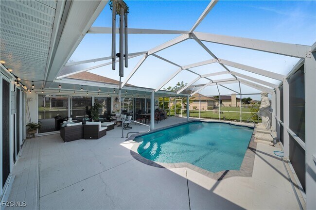 Building Photo - 1811 NE 5th Terrace