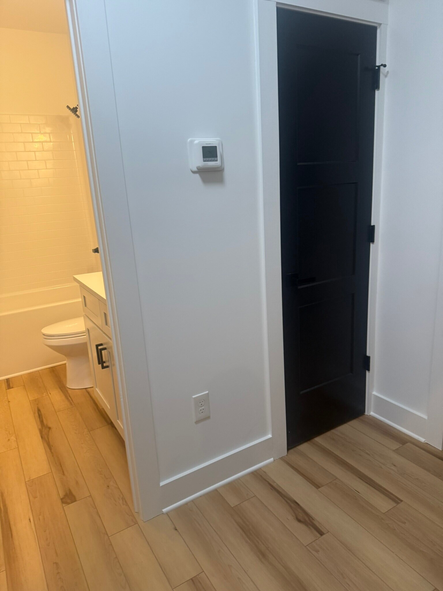 Building Photo - 420 Sloop St