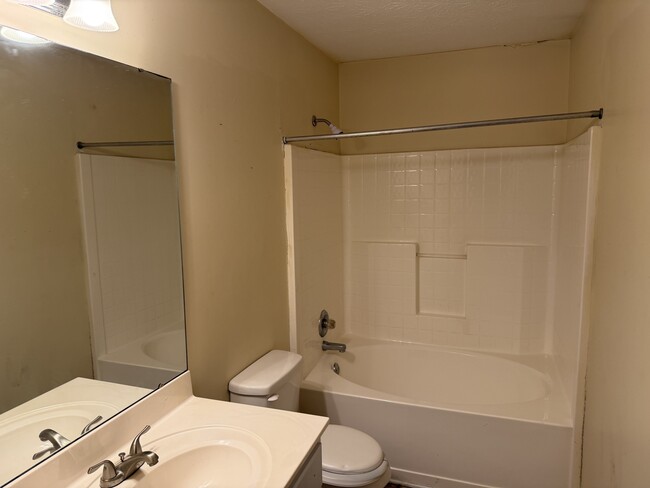 Building Photo - 2724 Garden Brook Ct