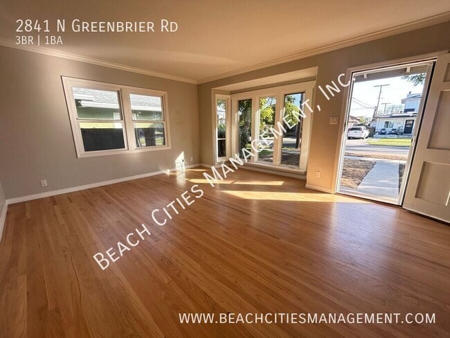 Building Photo - 2841 N Greenbrier Rd