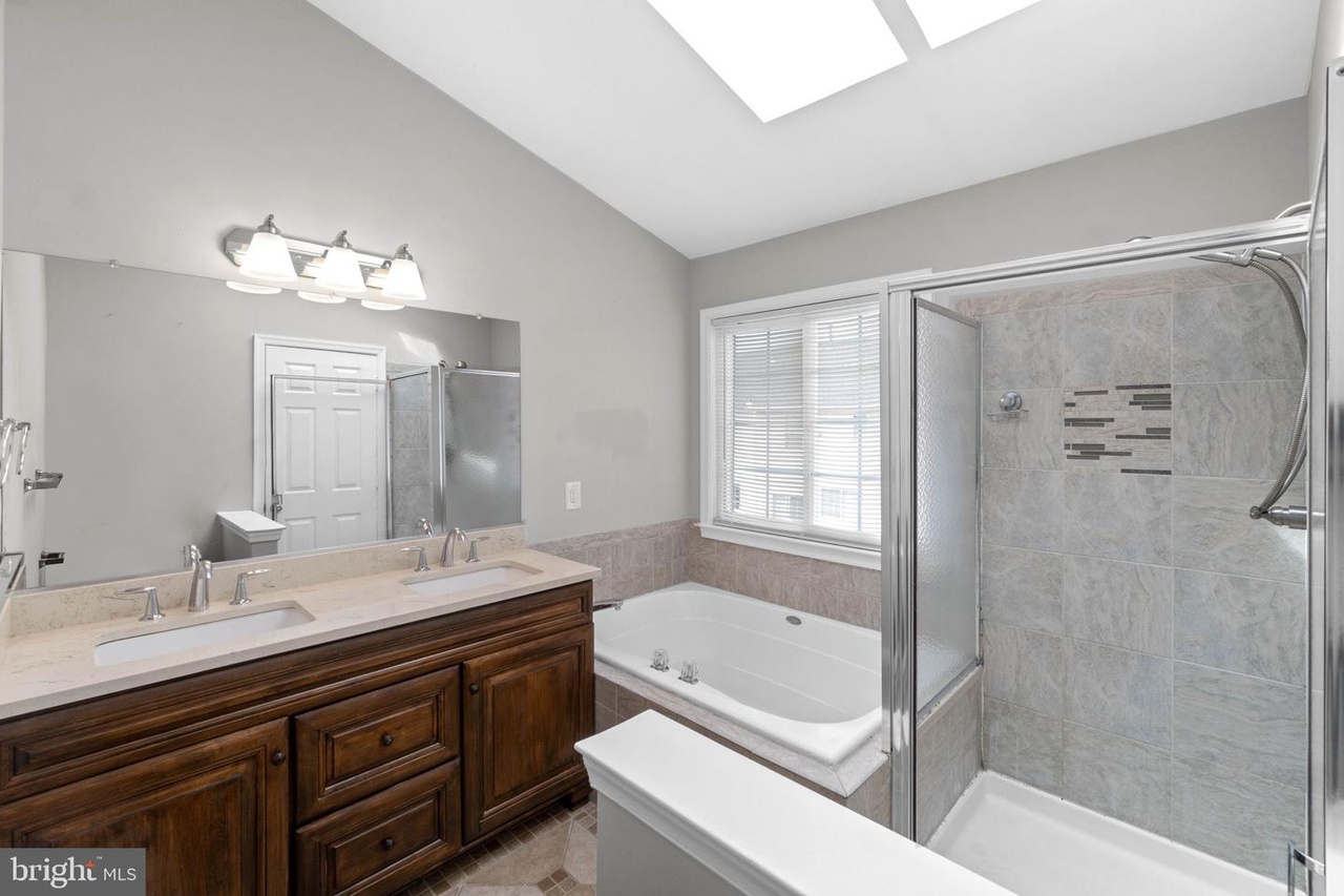 Primary Bathroom - 2478 Wheat Meadow Cir
