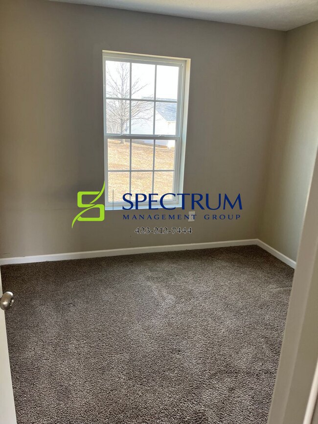 Building Photo - 3 bedroom 2 bath single family home