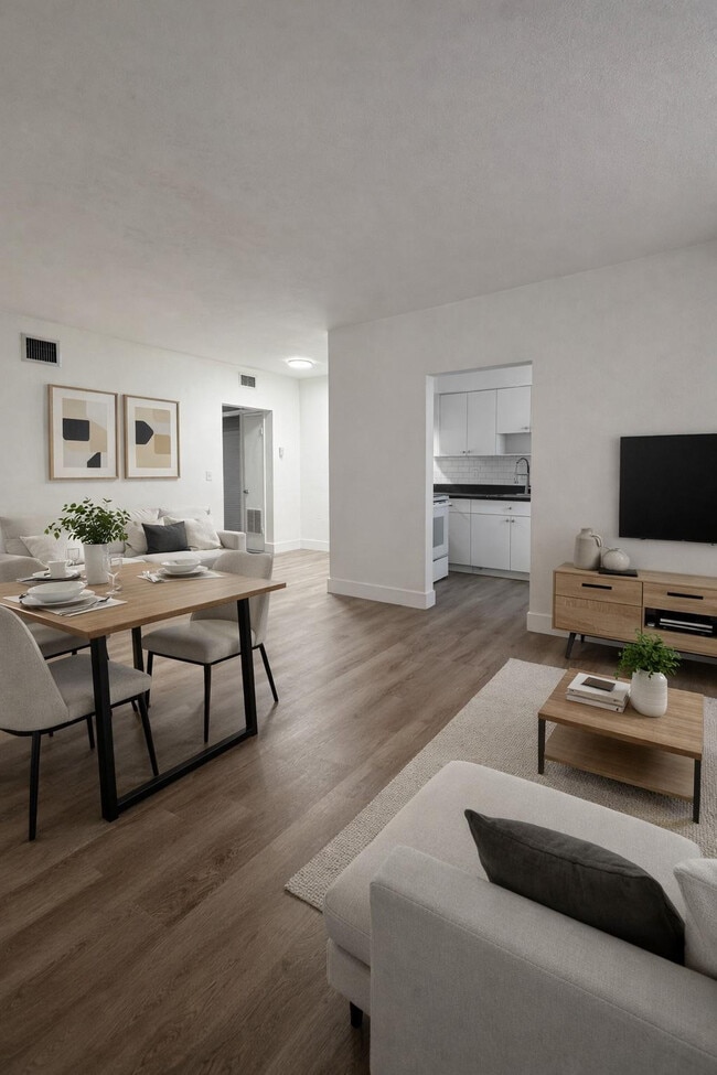 Building Photo - 980 NE 169th St