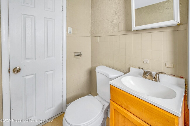 Building Photo - 1007 Washburn St