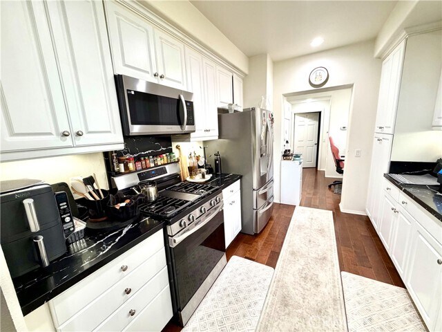 Building Photo - 15205 Calverton Way