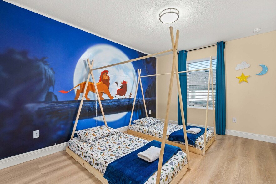 Building Photo - 1660 Tropical Palms Cir