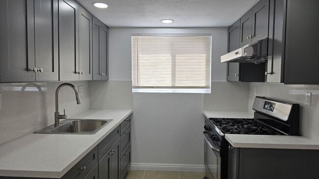 Building Photo - 2255 Cahuilla St