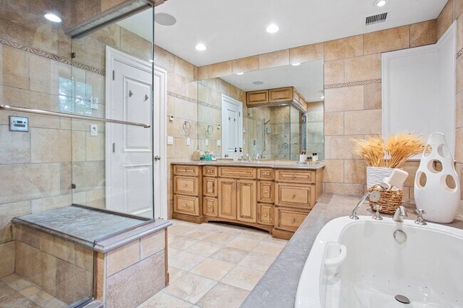 Building Photo - 50 Narrow Ln