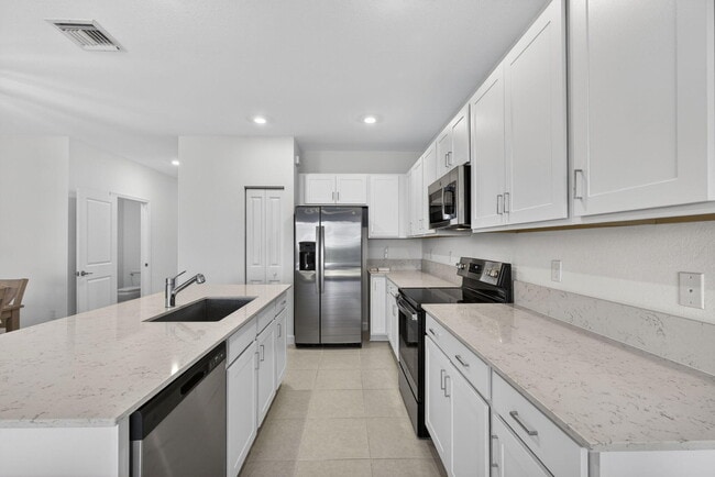 Building Photo - 846 SE grovebush Ln