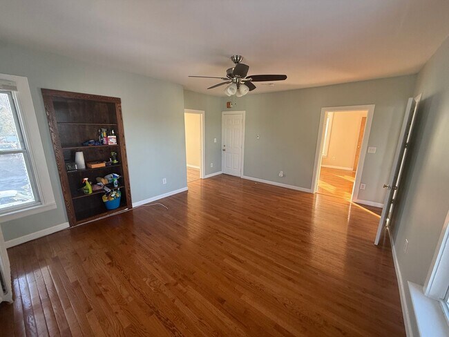 Building Photo - 11 New Hampshire Ave