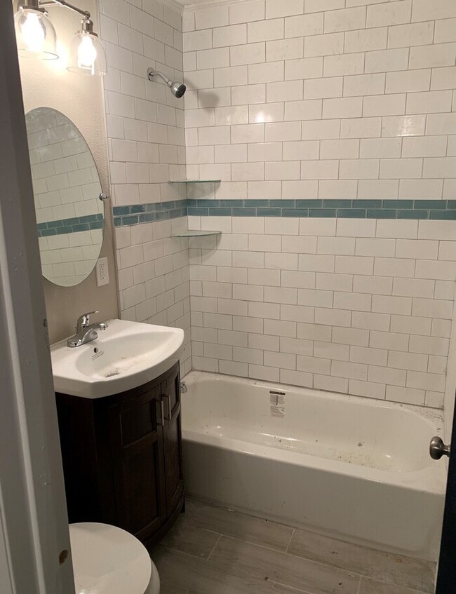 Building Photo - Beautifully Updated 3-Bedroom Home in Nort...