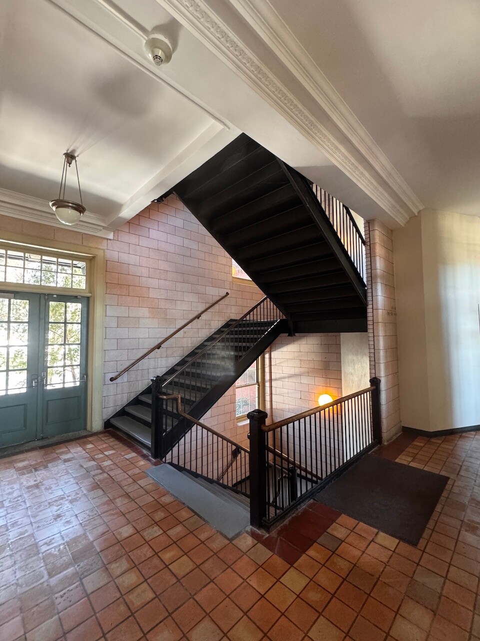 Building Photo - 48 Forest St