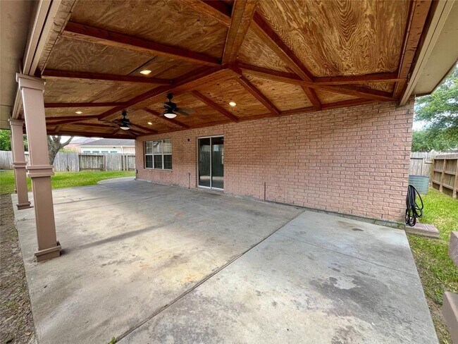 Building Photo - 5517 Rio Sabinas St