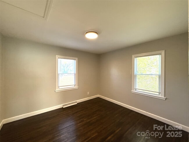 Building Photo - 1242 Dade St