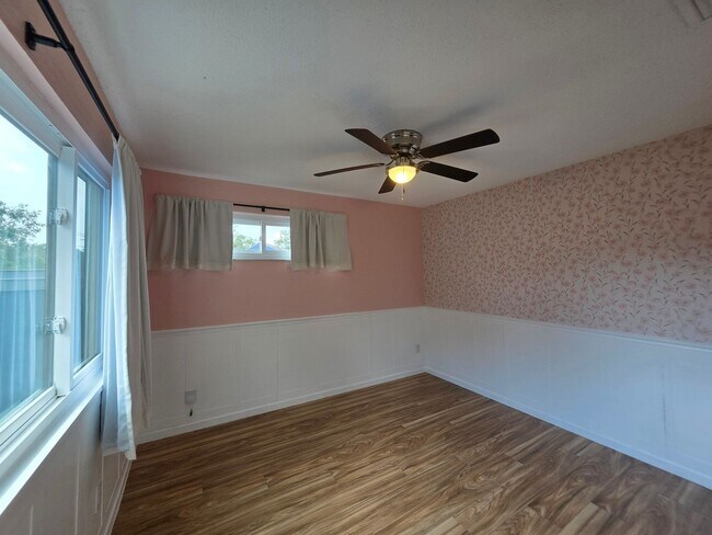 Building Photo - Spacious Townhome in The Trails