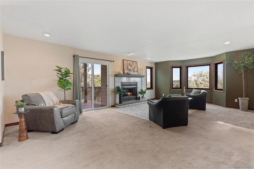Building Photo - 5979 Willow Springs Dr