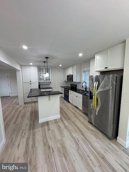 Building Photo - 1140 Parkside Ave.