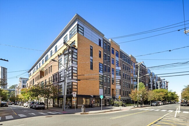 Building Photo - 1100 Adams St