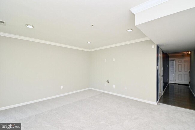 Building Photo - 11177 Southport Pl
