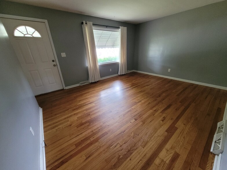 Building Photo - 338 Overlook Blvd