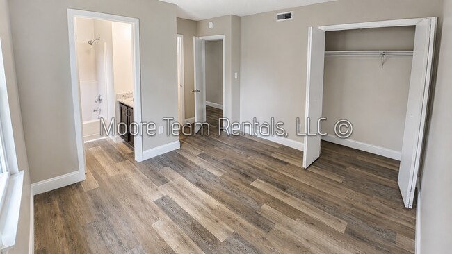 Building Photo - 141 Tennis Ranch Rd