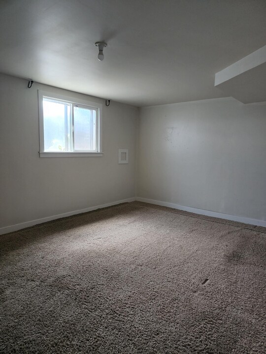 Building Photo - 3264 W 4700 S