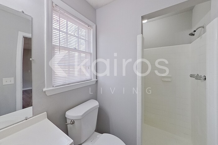 Building Photo - 340 Carterhill Dr