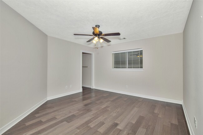 Building Photo - 11771 Quail Creek Dr