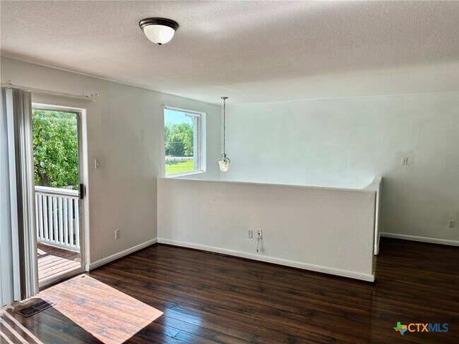 Building Photo - 135 Rush Haven