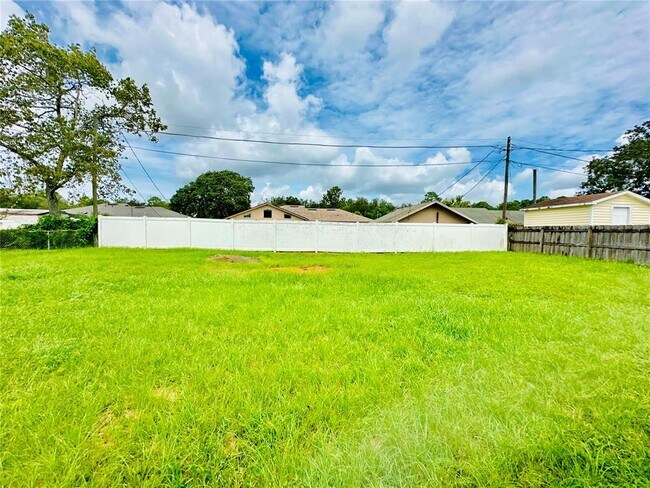 Building Photo - 2532 Haulover Blvd