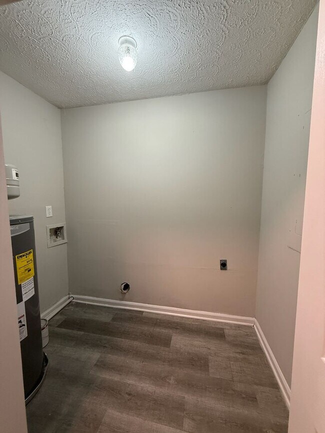 Building Photo - Newly Renovated three bedroom two bath home