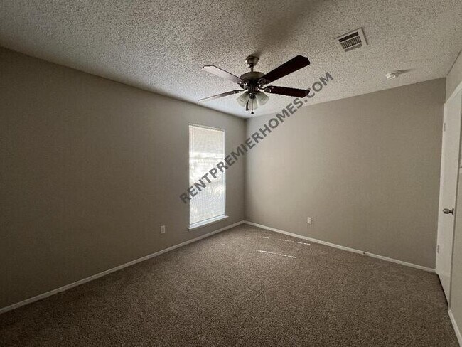 Building Photo - 2917 Raton Dr