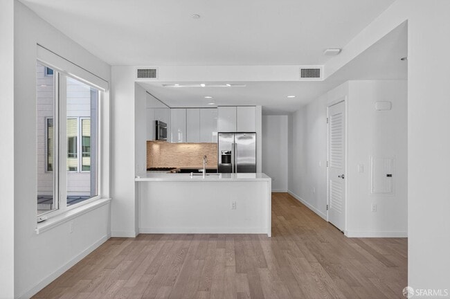 Building Photo - 10 Innes Ct