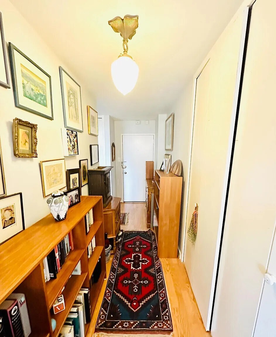 Hallway - 1545 18th St NW