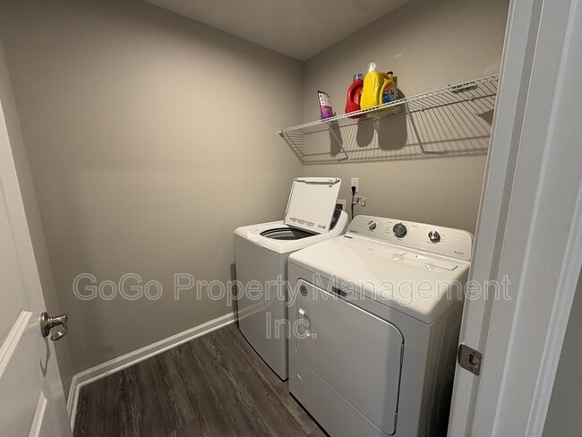 Building Photo - 133 Marthawood Ln