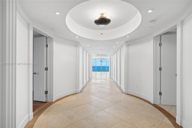 Building Photo - 18911 Collins Ave