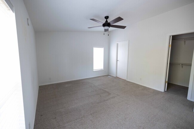 Building Photo - 2255 Fuller Ln
