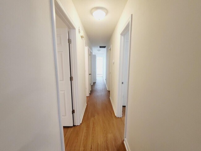 Building Photo - 1555 San Luis Rd