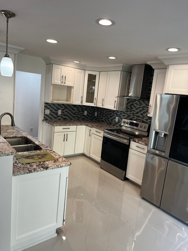 Building Photo - 4409 Exmoor Cir