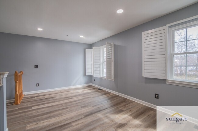 Building Photo - 113 Brightwater Dr