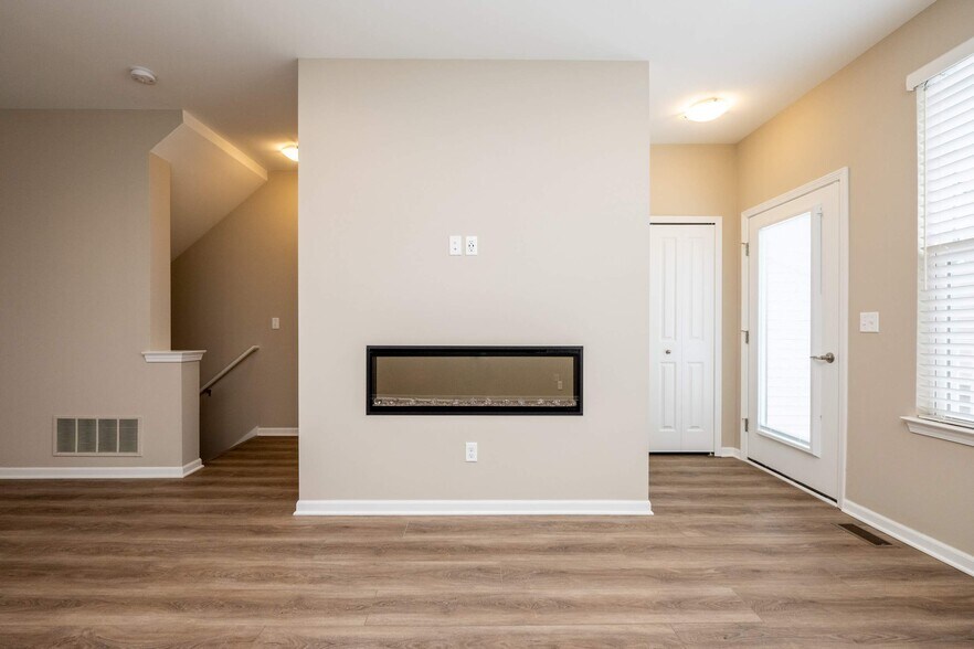 Building Photo - 2500 Normandy Rd