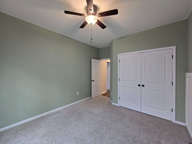 Building Photo - Beautiful 3-Bedroom Home with Bonus Room, Modern Finishes & a Huge Fenced Backyard
