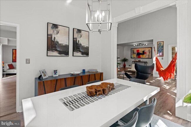 Building Photo - 9 Cromwell Ct