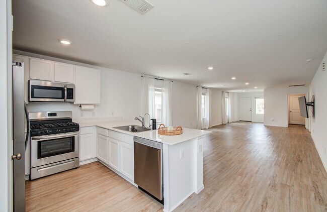 Building Photo - 20966 Zuccala Dr