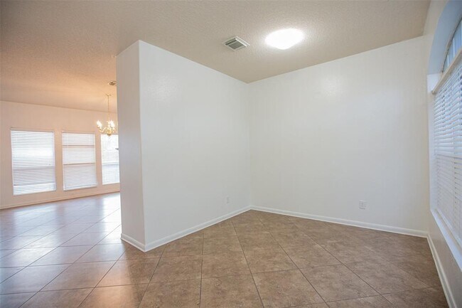 Building Photo - 2659 Cypressvine Dr