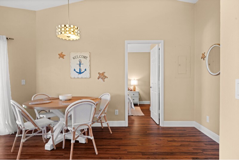 Building Photo - 5420 Chiquita Blvd S