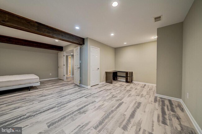 Building Photo - 5465 Cheshire Meadows Way